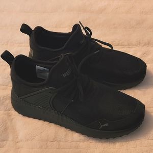 Puma Boys Size 5 NWOT